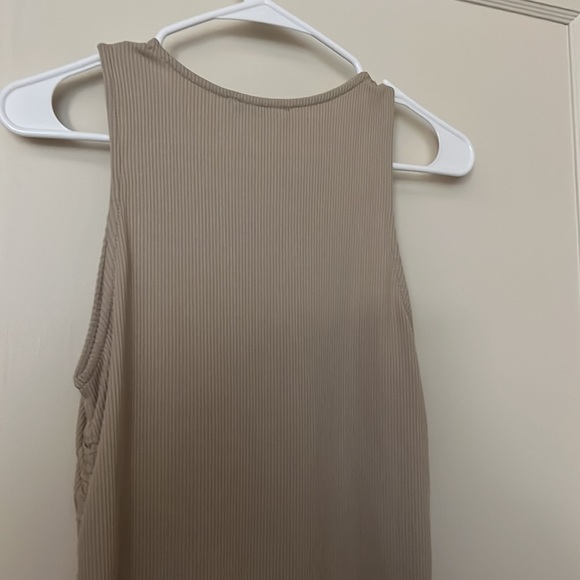 NWOT Zara cream/beige dress with slits on sides size: M - Picture 9 of 10